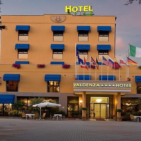 Valdenza Hotel Campegine Buitenkant foto