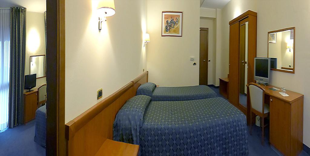 Valdenza Hotel Campegine Buitenkant foto