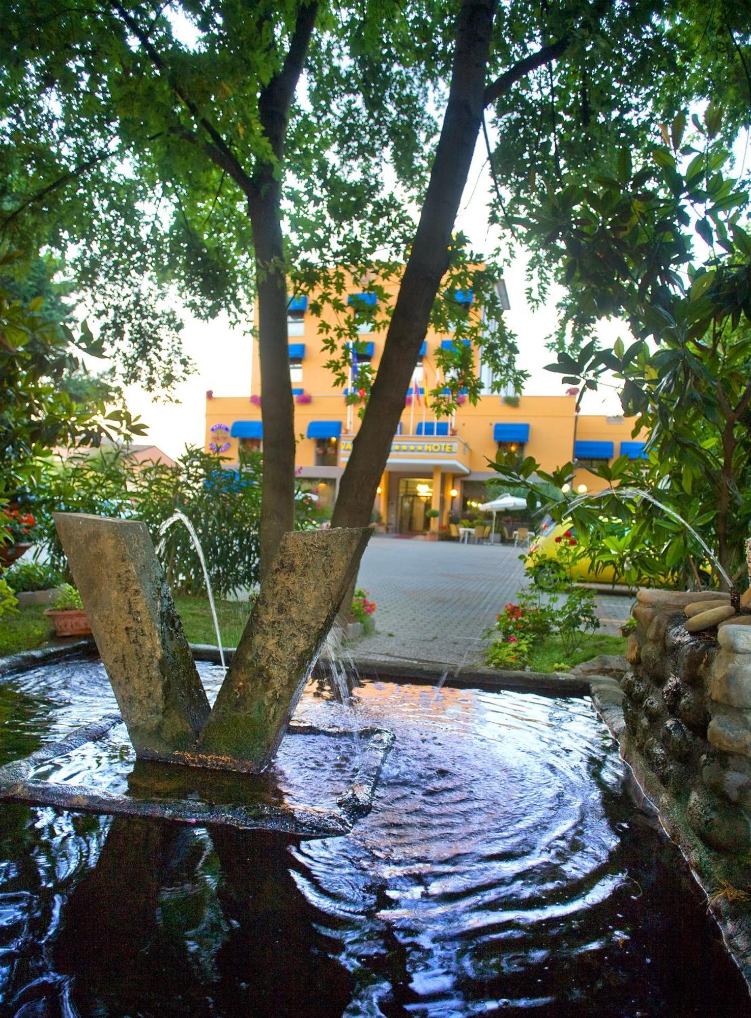 Valdenza Hotel Campegine Buitenkant foto