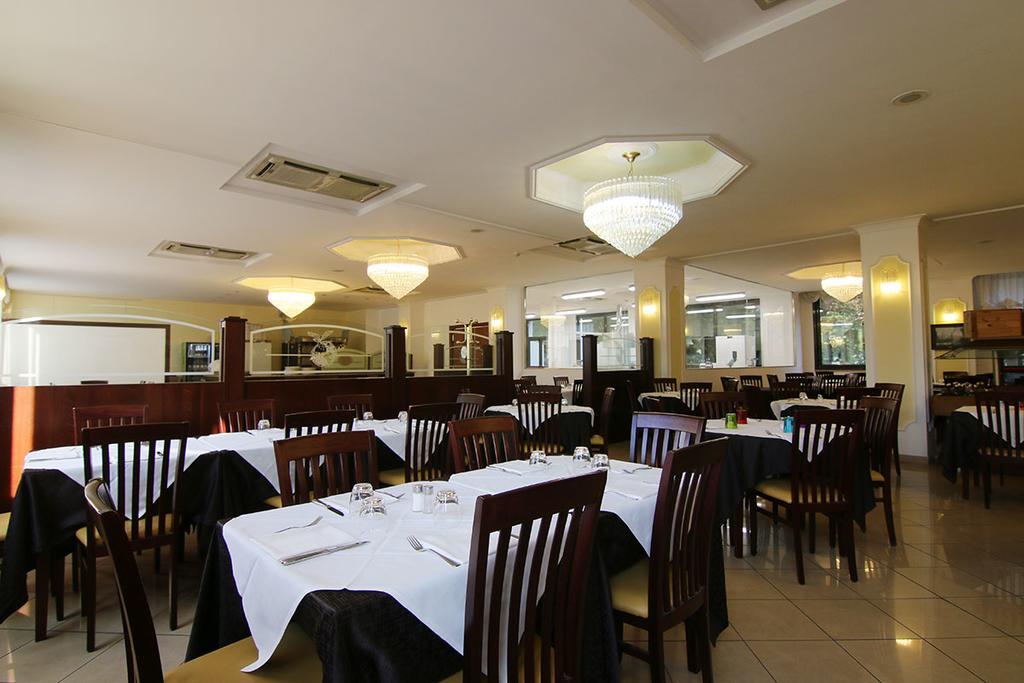 Valdenza Hotel Campegine Buitenkant foto