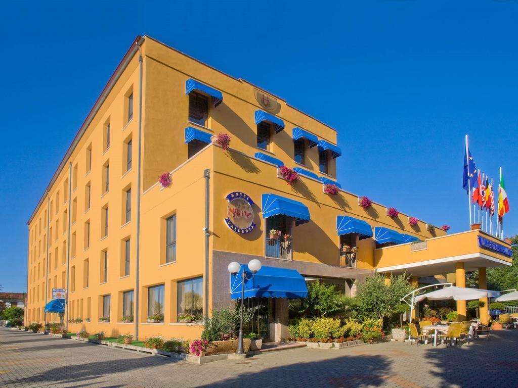 Valdenza Hotel Campegine Buitenkant foto