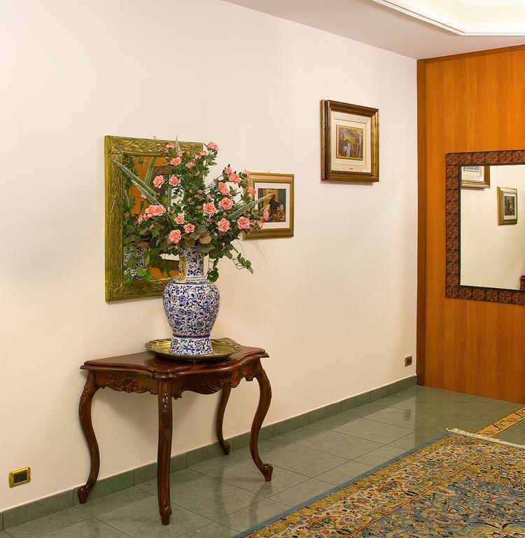 Valdenza Hotel Campegine Buitenkant foto