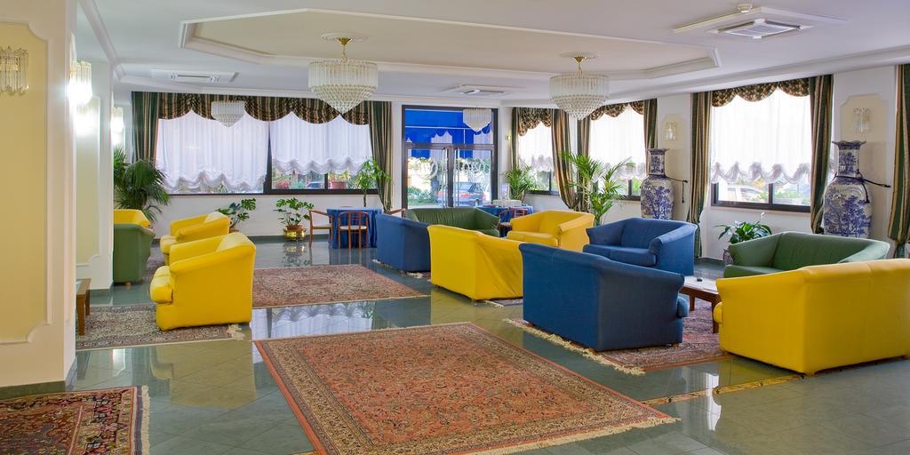 Valdenza Hotel Campegine Buitenkant foto