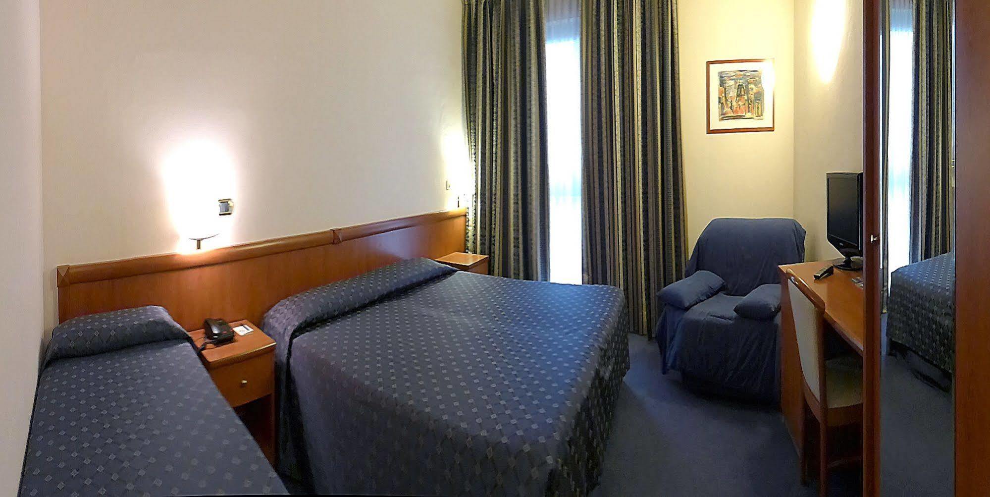 Valdenza Hotel Campegine Buitenkant foto